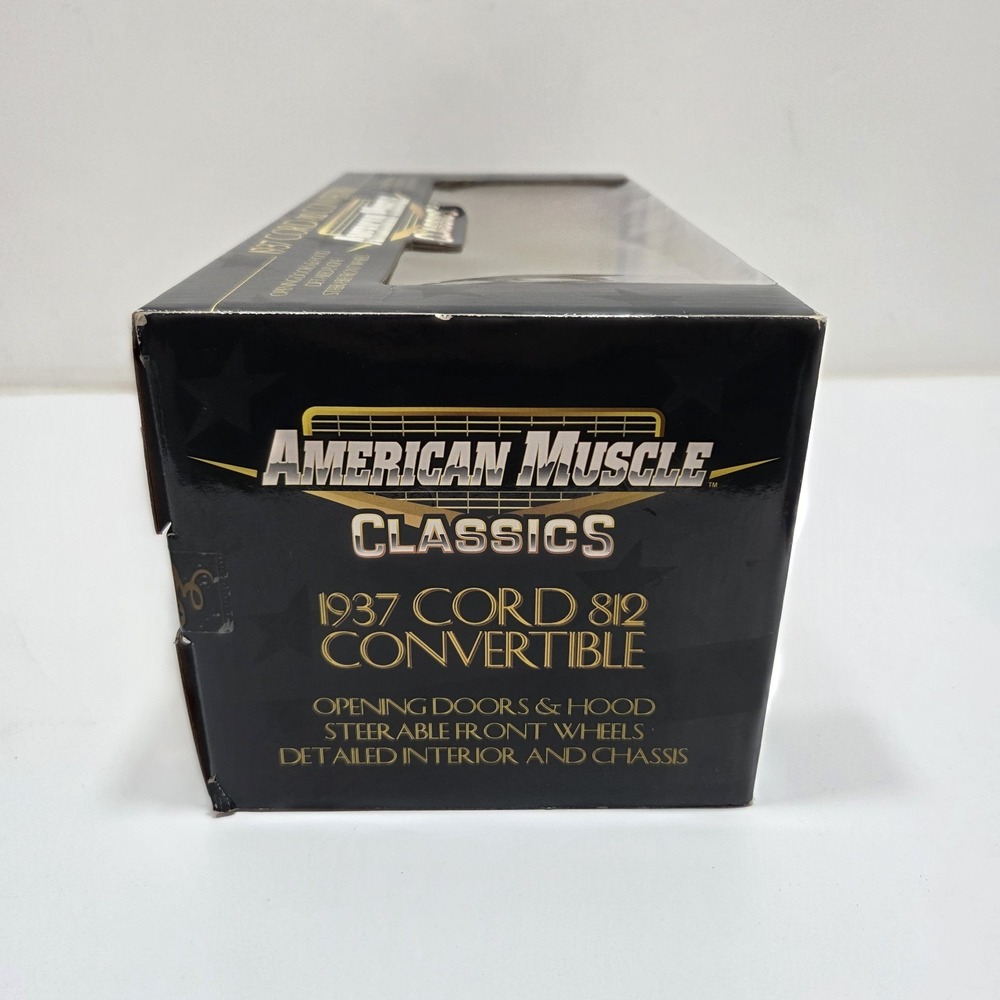 1937 Cord 812 Convertible 1:18 Scale Amercian Muscle Classics - Picture 6 of 7